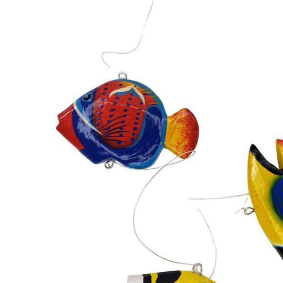 Wooden Fish Wall Hanging Decor With 3 Hand-Painted Fish On String For Nautical H - Picture 4 of 6